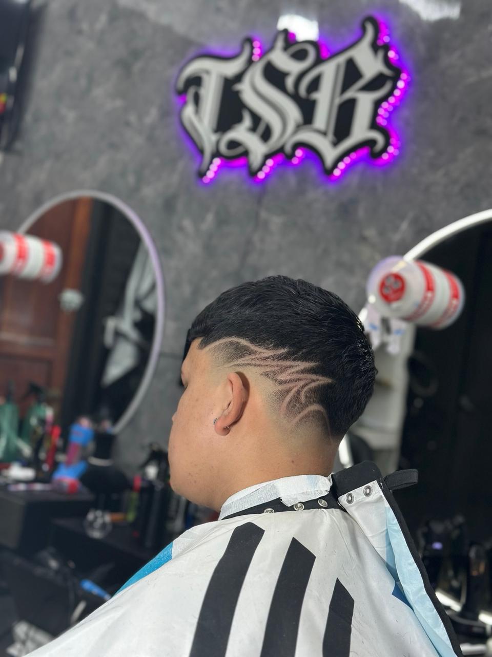 Degradado con diseño lateral
